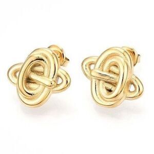Vintage style stud earrings A596